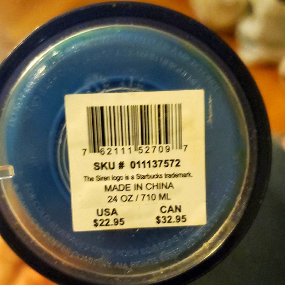 Starbucks 2022‎ Color Changing Blue Berry Corsage Christmas Floral Tumbler 24oz - Picture 5 of 9